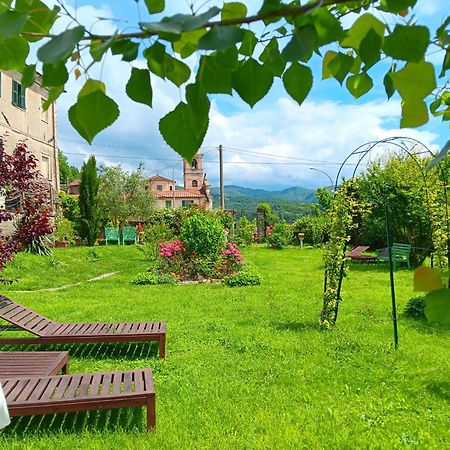 Monti Guesthouse Monti di Licciana Nardi Exterior photo