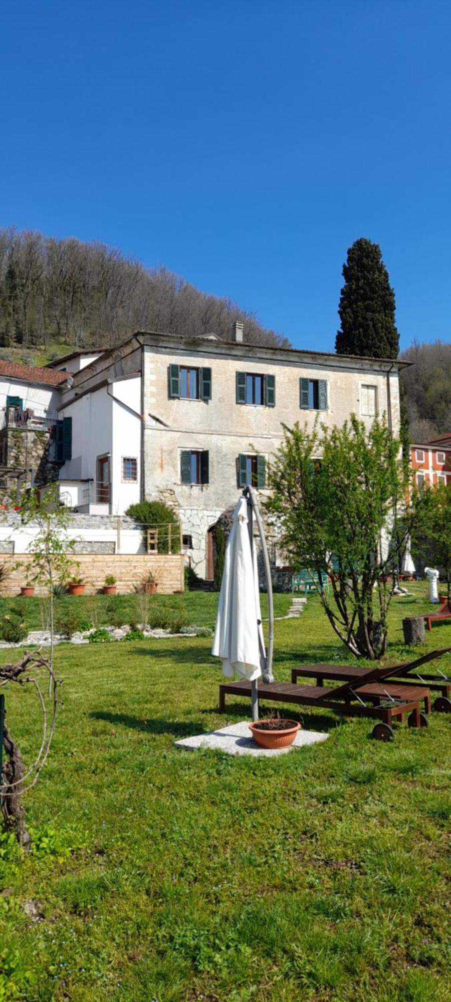Monti Guesthouse Monti di Licciana Nardi Exterior photo