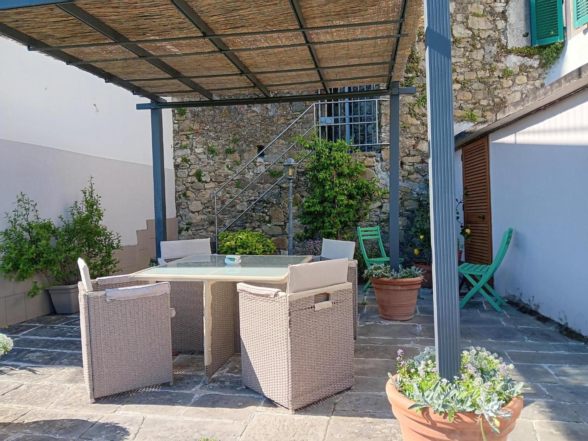 Monti Guesthouse Monti di Licciana Nardi Exterior photo