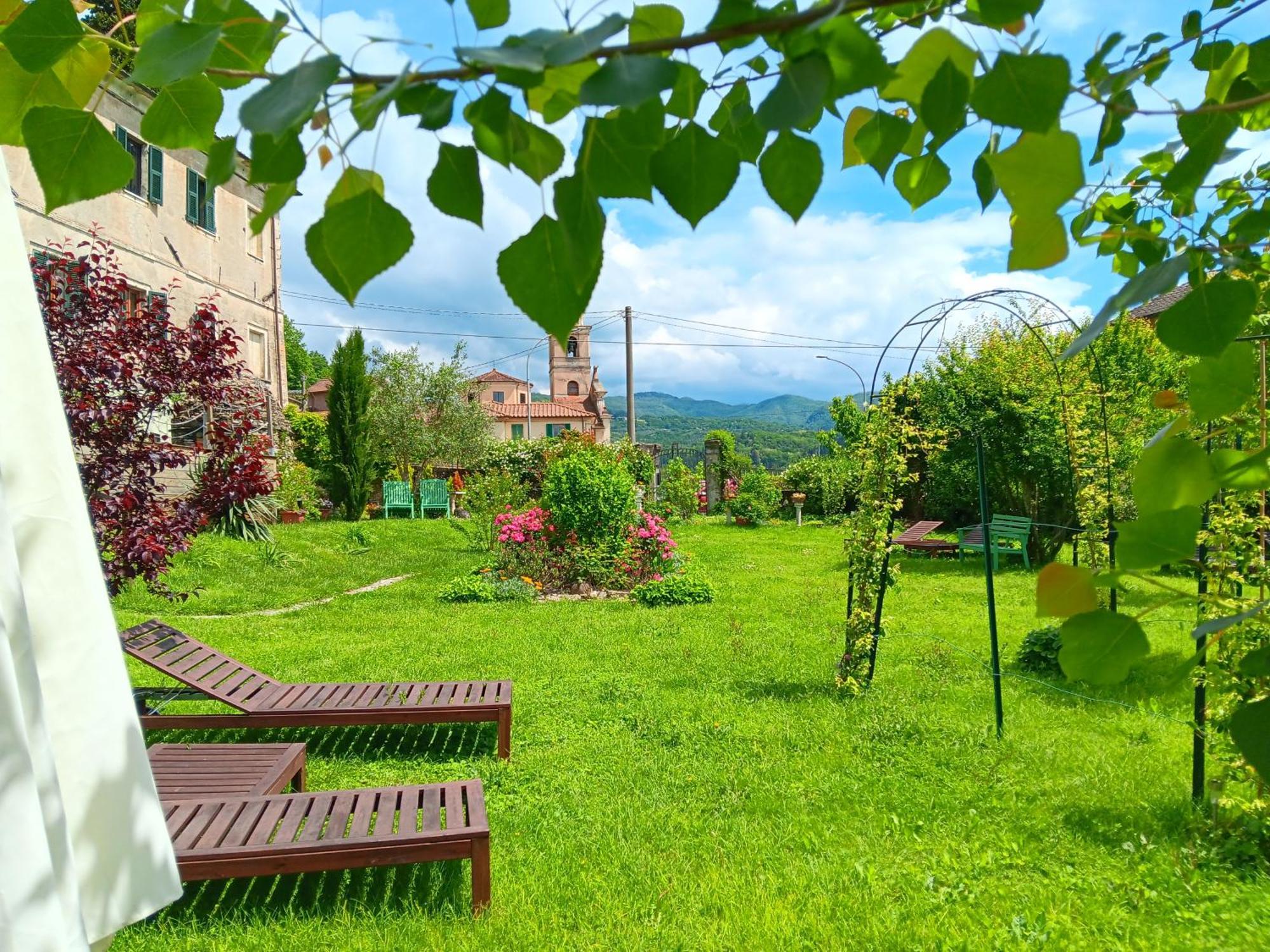 Monti Guesthouse Monti di Licciana Nardi Exterior photo